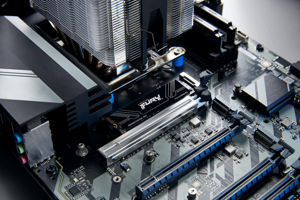 4096GB NVMe PCIe 5.0 M.2 2280 SSD E177