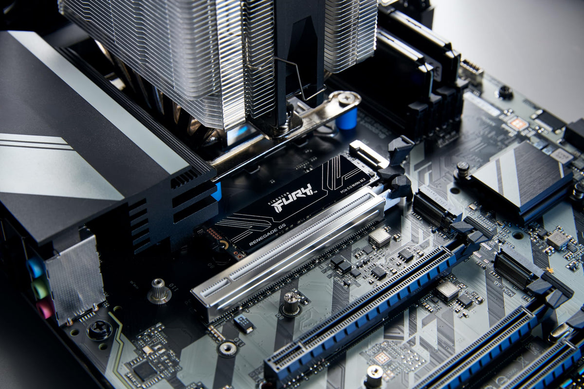 4096GB NVMe PCIe 5.0 M.2 2280 SSD E177